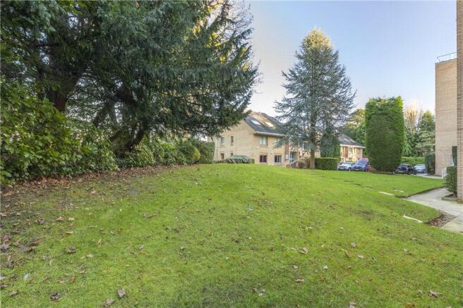 2 bed Apartment for sale Image 6