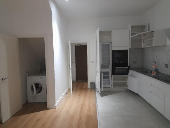 1 bed Duplex to rent Image 7
