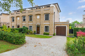 10, Clarence Park Crescent, Stanmore HA7 3GD