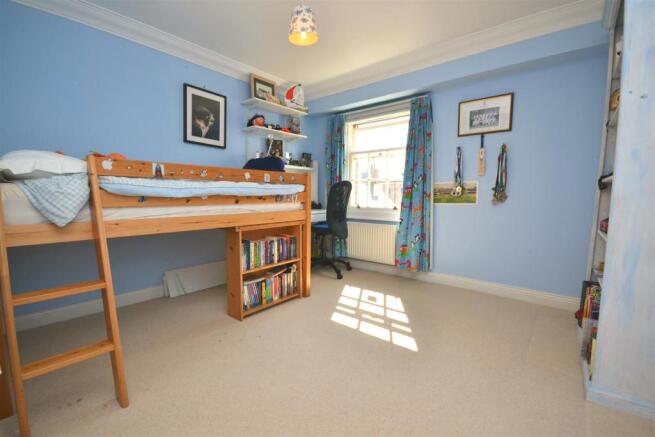 Bedroom 5ed.jpg