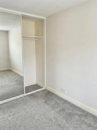 3 bed Semi-Detached to rent Image 6