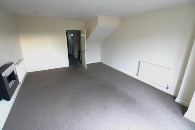 3 bed Town House for sale Image 4