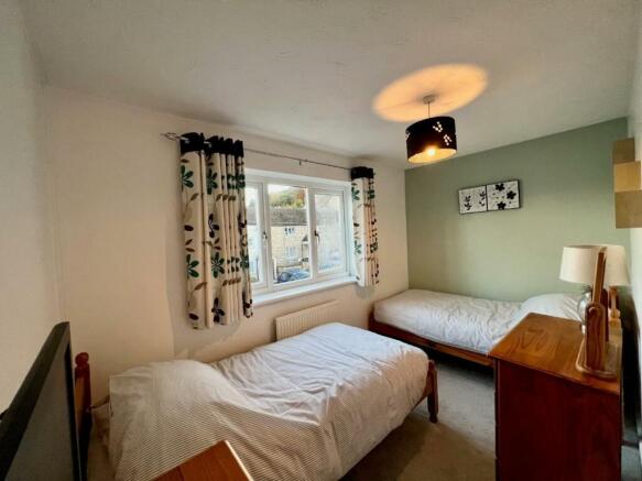 Bed 2.jpg