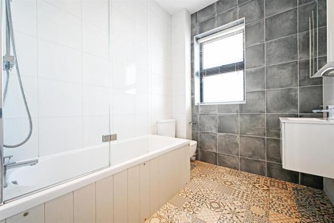 2 bed Apartment for sale Image 9