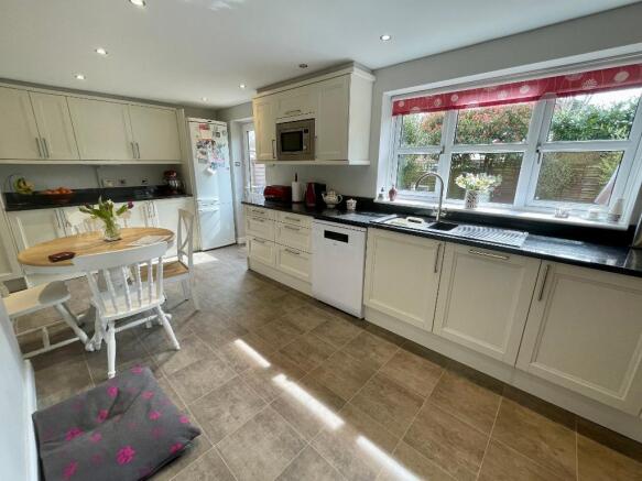 Sun filled contemporary kitchen