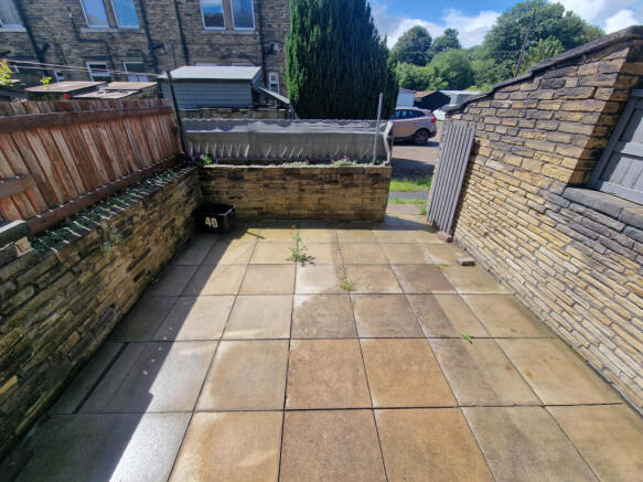 2 bed Terraced to rent Image 9
