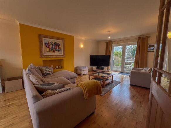 123 Fairways Drive -15.jpg