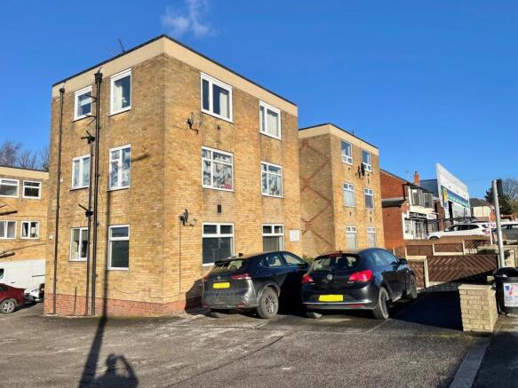 2 bed Flat to rent in barnsley