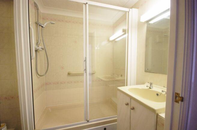SHOWER ROOM