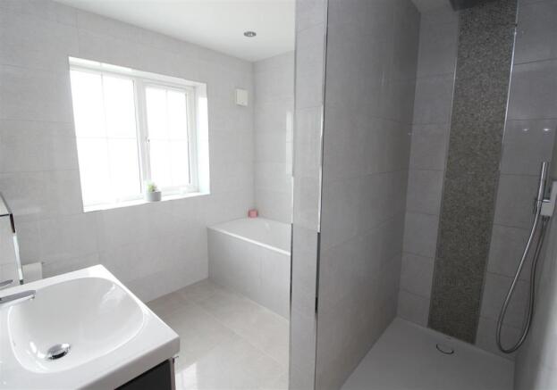 088 Charlotte Close - Bathroom - 3.JPG