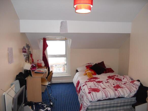 8 bed Terraced to rent Image 10