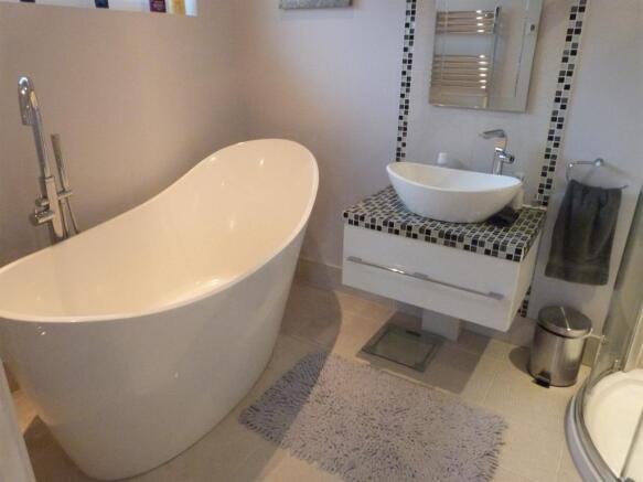 En-Suite Bathroom