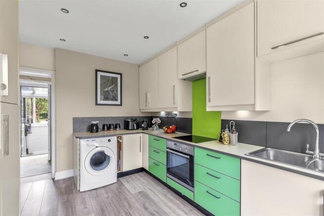 2 bed Apartment for sale Image 9