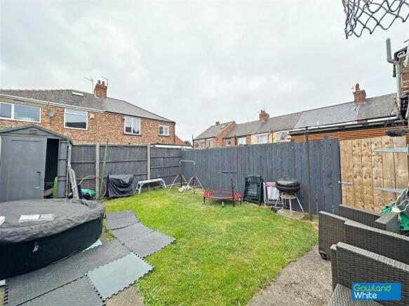 3 bed Terraced for sale Image 12
