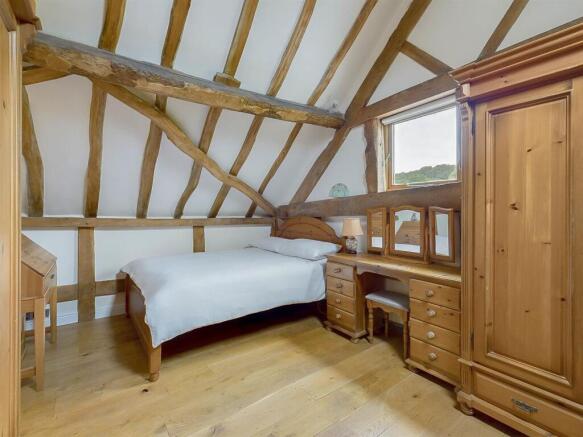 CAM02541G0-PR0261-STILL034.jpg