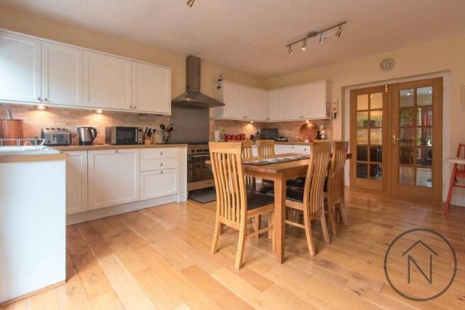  Kitchen/Dinin...