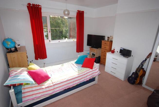 BEDROOM 2