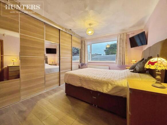 4 bed Detached Bungalow for sale Image 12