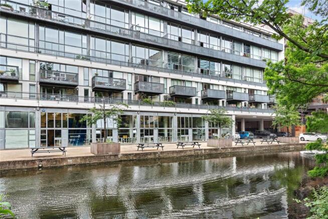 Exterior (Canal)