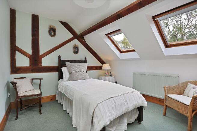 BEDROOM 4