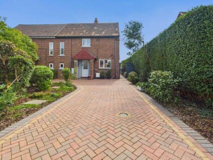 Woodgarth Villas, Oxmarsh Lane,Barrow-upon-humber, DN19 7RF