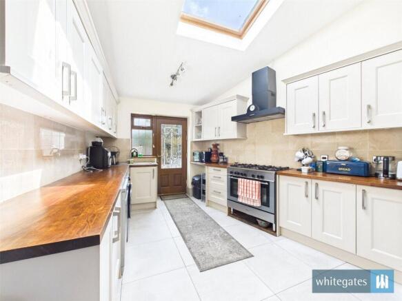 8 bed Detached for sale Image 10