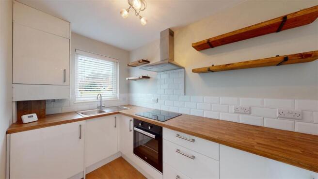 Ladycroft Close 53 Kitchen 1.jpg