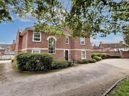5, Sycamore Court, High Street, Fordingbridge SP6 1RQ