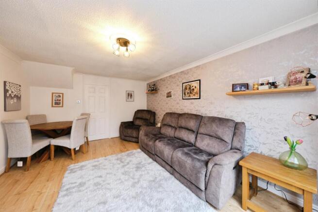 2 bed Semi-Detached for sale Image 3