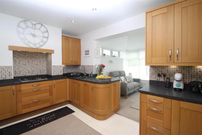 2 bed Detached for sale Image 8