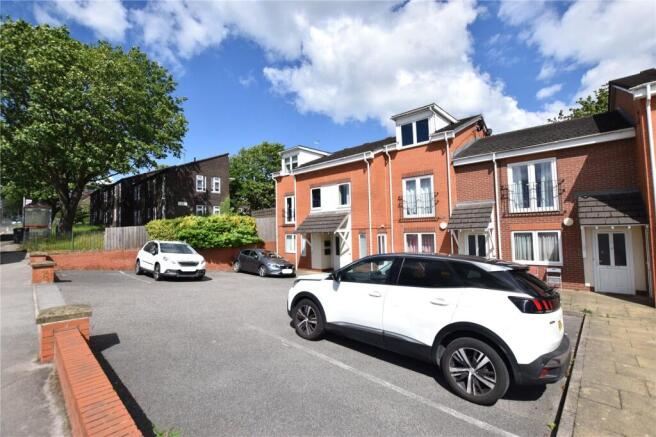 2 bed Apartment for sale Image 8