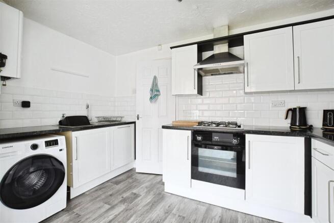 2 bed Semi-Detached for sale Image 6