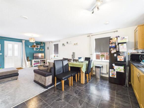Kitchen/Living Area