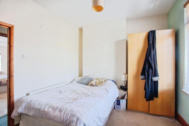 3 bed Terraced for sale Image 9