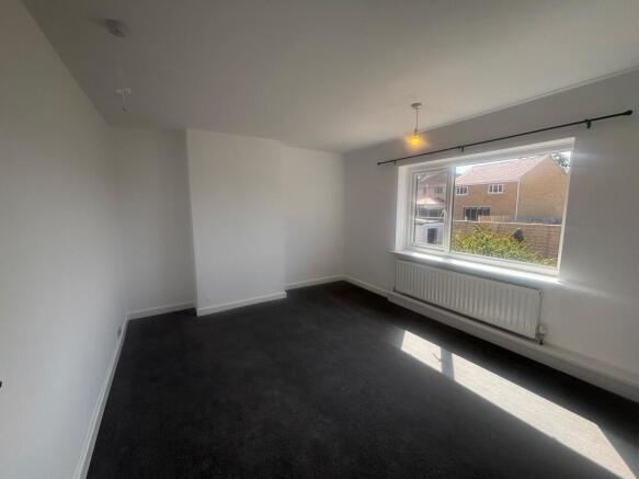 3 bed House to rent Image 4