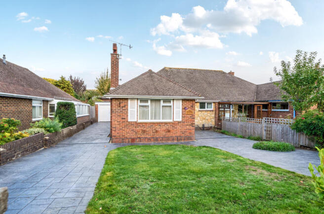 2-bed bungalow on Findon Road, Worthing, West Sussex, BN14, £425,000