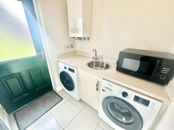 4 bed Detached for sale Image 7