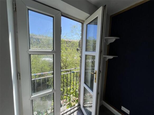 2 bed Apartment for sale Image 9