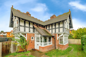 Wiggie Lodge, Wiggie Lane, Redhill RH1 2HJ