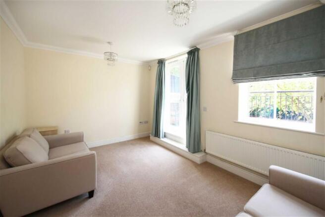 SITTING ROOM / BEDROOM No. 4