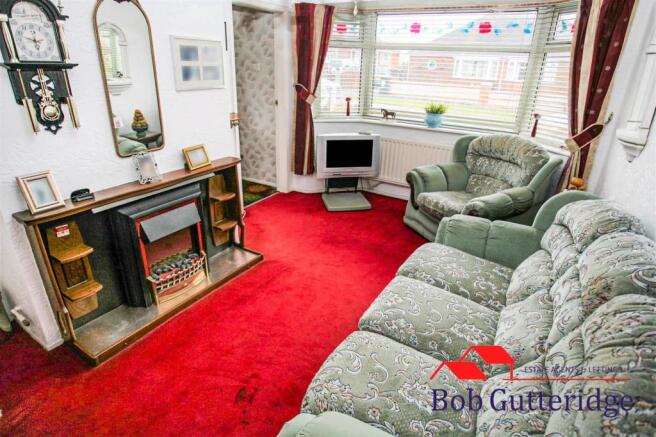 BAY FRONTED LOUNGE