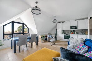 Flat 14, 40a Eton Court, The Broadway, Sutton SM3 8BD