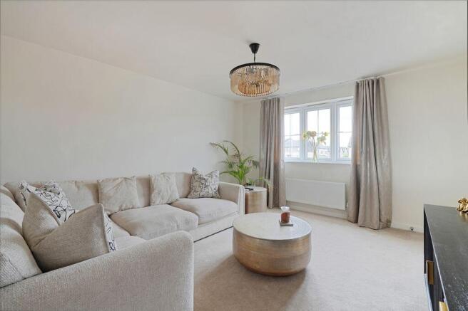 4 bed Detached for sale Image 5