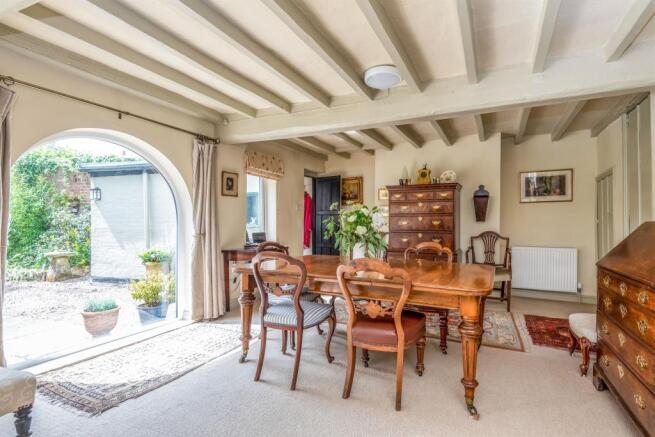 Lounge Dining Room: