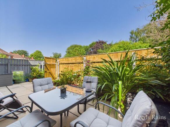 2 bed Apartment for sale Image 11