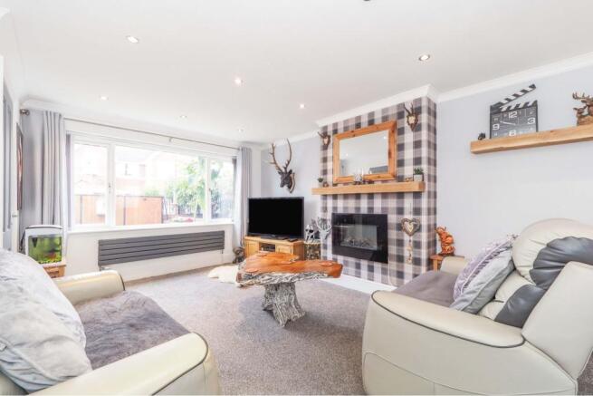 Lounge/Dining Room