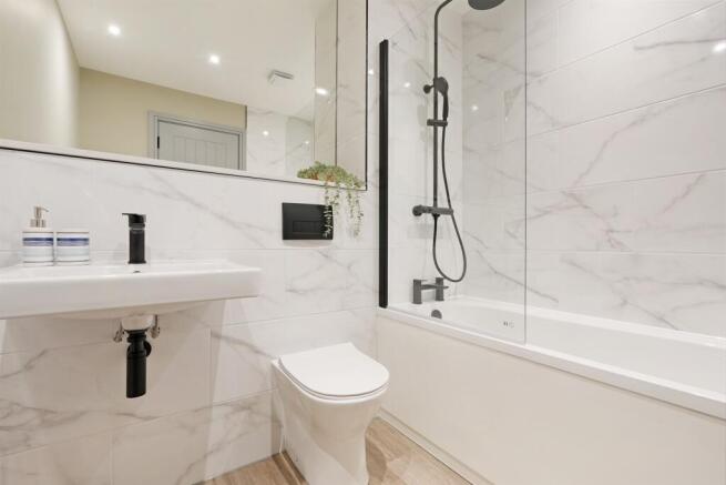 2 bed Apartment to rent Image 12