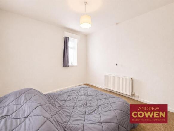 2 bed Flat for sale Image 5