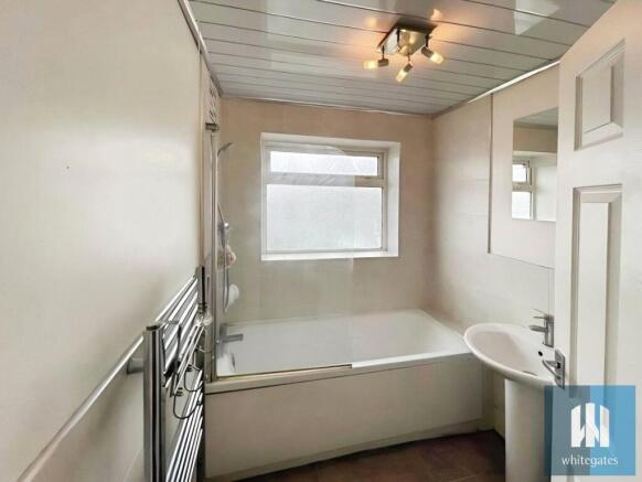 3 bed Semi-Detached to rent Image 6