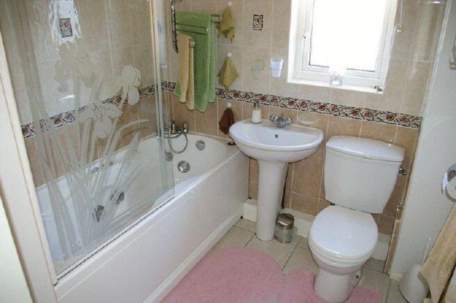 BATHROOM/WC